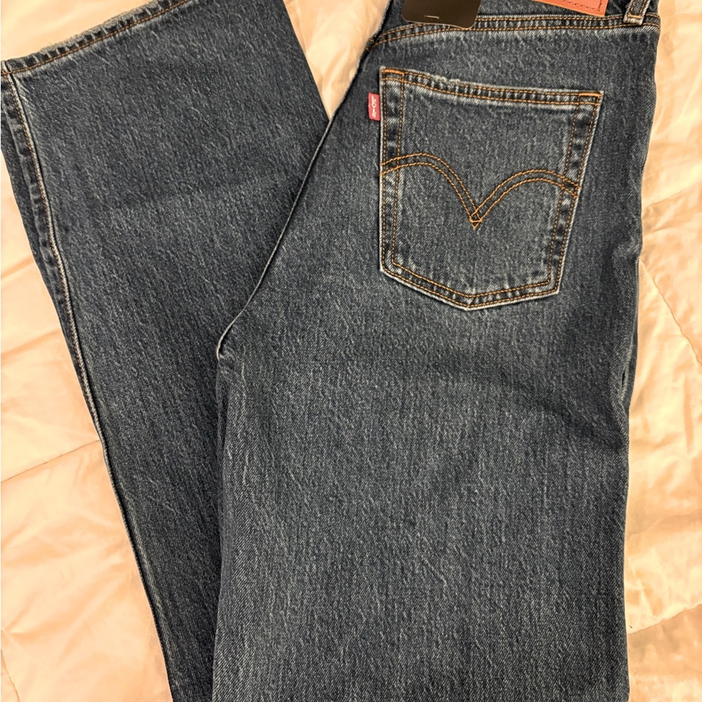 Levi’s ribcage straight Jean. 27x32. Dark wash. NWT